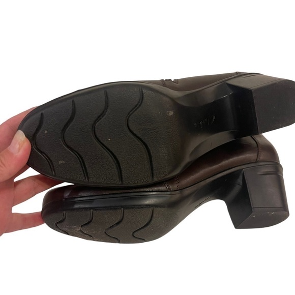 Women’s CLARKS Collection Emslie Brown Leather Heeled Ankle Booties Shoes - Picture 8 of 8